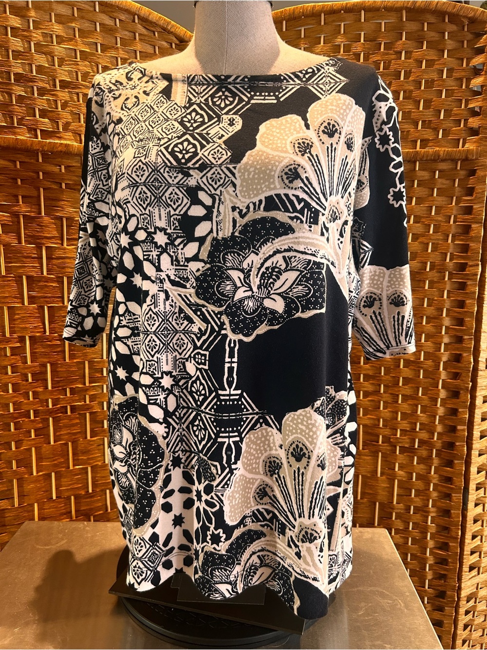 Chico’s Size 3 XL Black Floral Abstract Cotton 3/4 Sleeve Top